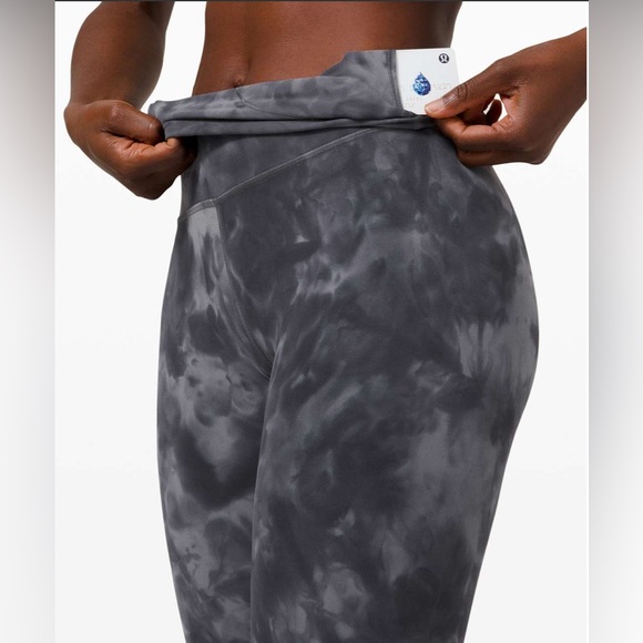 NWT Align Super High Rise Diamond Dye 10” - Picture 5 of 5